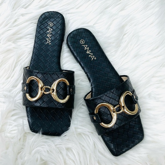 Black woven chain sandal - Picture 3 of 6